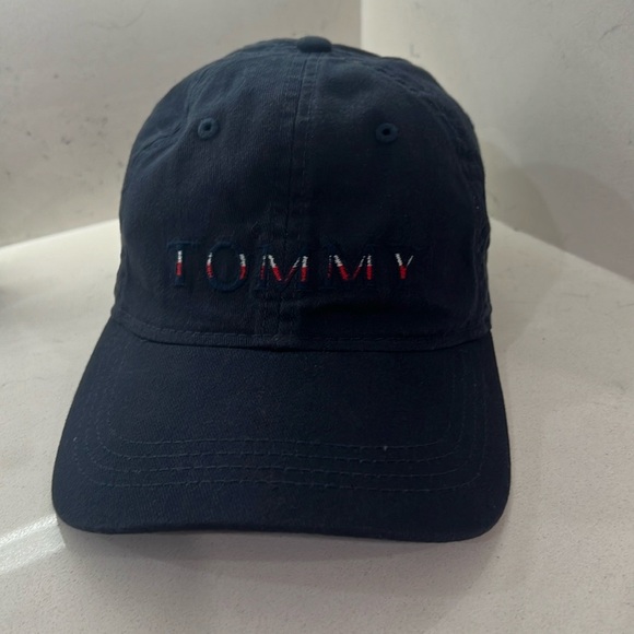 Tommy Hilfiger hat - Picture 1 of 6